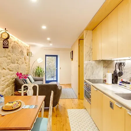 Riverside 2 Bedroom By Da'home Oporto