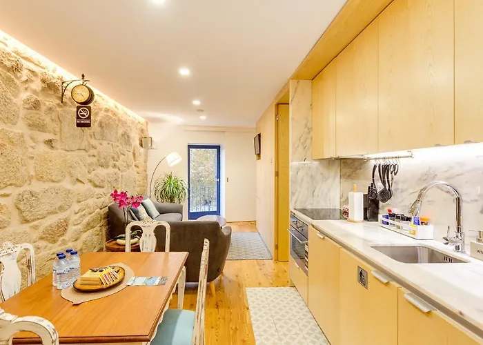 Riverside 2 Bedroom By Da'home Porto