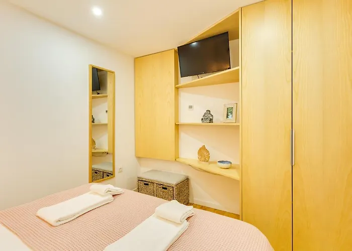 Riverside 2 Bedroom By Da'home Apartman